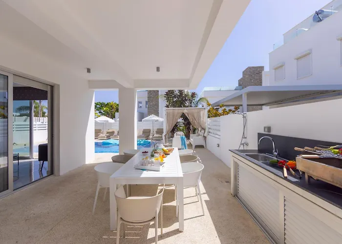 Villa Fig Tree Bay Residences 1 Lantiana