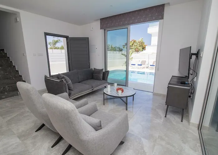 Villa Fig Tree Bay Residences 1 Lantiana